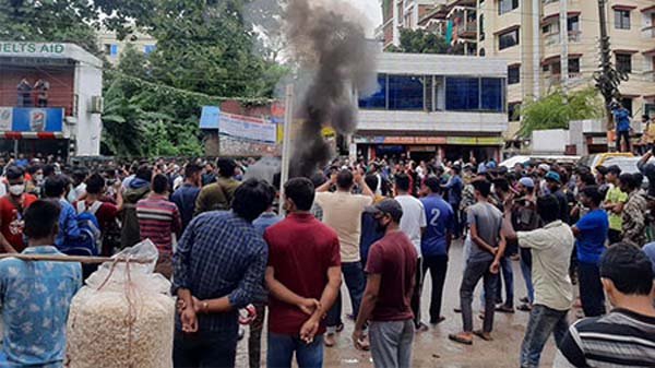 বিক্ষোভে উত্তাল সিলেটের এমসি কলেজ