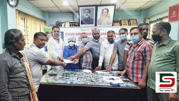 শারদীয় দূর্গাউৎসবে রোটারি ক্লাব অব মেট্রোপলিটন সিলেটের আর্থিক অনুদান প্রদান