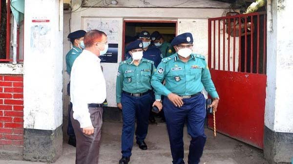 বন্দর ফাঁড়ি পরিদর্শন করলেন নবনিযুক্ত পুলিশ কমিশনার