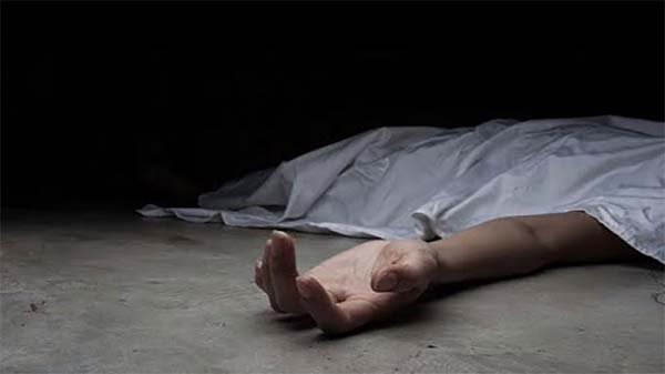 বাড়ির আঙিনা খুঁড়েই মিললো একই পরিবারের ৩ মরদেহ