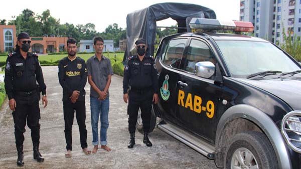 লাক্কাতুরা থেকে দুই মাদক কারবারি আটক