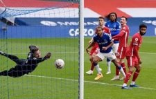 লিভারপুলকে রুখে শীর্ষস্থান ধরে রাখলো এভারটন