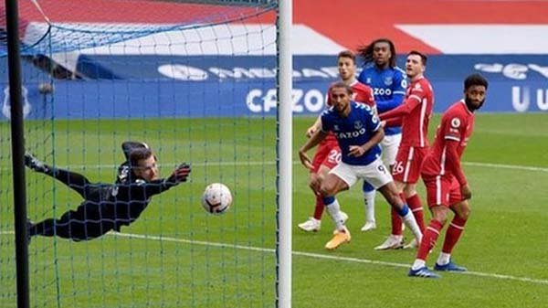 লিভারপুলকে রুখে শীর্ষস্থান ধরে রাখলো এভারটন