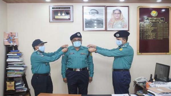 পরিদর্শক পদের র‌্যাংক ব্যাজ পেলেন ১৭ জন