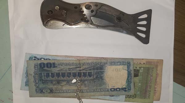 নগরীতে ছিনতাইয়ের সাড়ে ৬ ঘন্টার মধ্যে অস্ত্রসহ ৩ ছিনতাইকারী গ্রেফতার, লুণ্ঠিত টাকা উদ্ধার