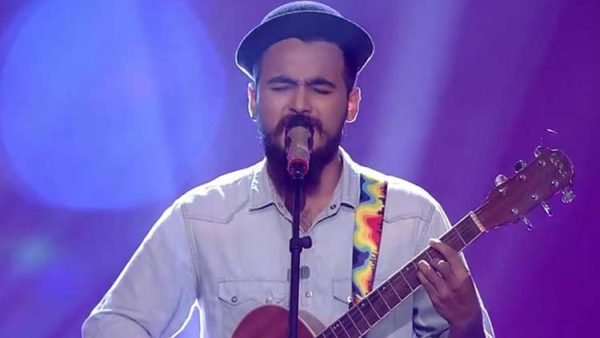 সমালোচনার মুখে পড়েছিলেন বাংলাদেশের তরুণ শিল্পী নোবেল