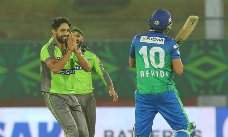 আফ্রিদিকে আউট করে ক্ষমা চাইলেন হারিস