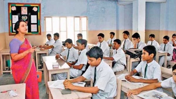 সীমিত পরিসরে শিক্ষা প্রতিষ্ঠানগুলো খোলার চিন্তা