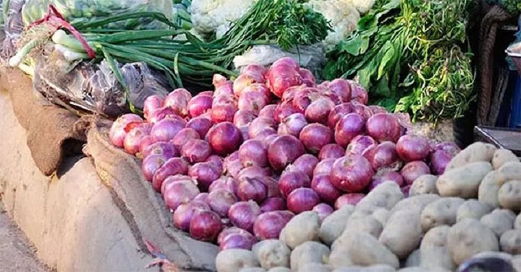 কমছে না আলু-পিয়াজের দাম