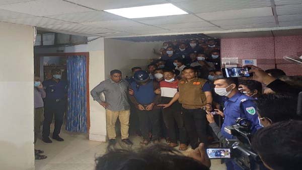 পিবিআইর হাতে হস্তান্তর করা হয়েছে আকবরকে