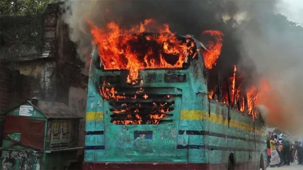 ভোটের দিন বাস পোড়ানোর ঘটনায় ৯ মামলা, আসামি ৪৪৬