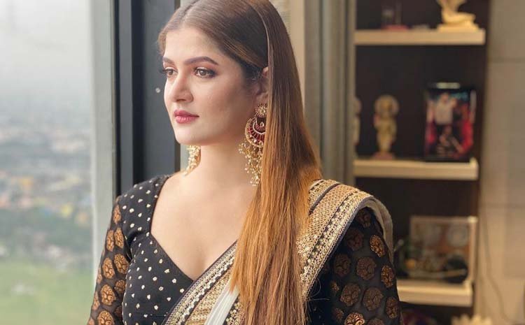 শ্রাবন্তী এবং রোশানের ভার্চুয়াল যুদ্ধ