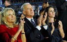 স্ত্রী-মেয়েকে হারিয়ে রাজনীতিই ছেড়ে দিতে চেয়েছিলেন বাইডেন