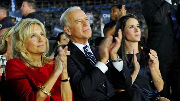 স্ত্রী-মেয়েকে হারিয়ে রাজনীতিই ছেড়ে দিতে চেয়েছিলেন বাইডেন