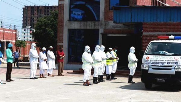 ছয় হাজার মৃতের অর্ধেকই ষাটোর্ধ্ব