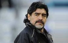 ফুটবলের রাজপুত্র দিয়েগো ম্যারাডোনা আর নেই