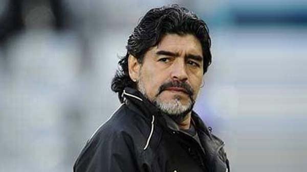 ফুটবলের রাজপুত্র দিয়েগো ম্যারাডোনা আর নেই