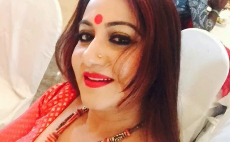 চলচ্চিত্র অভিনেত্রী আঞ্জুমান আরা শিল্পী সপরিবারে করোনায় আক্রান্ত