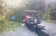 লাউয়াছড়ায় চা পাতা বোঝাই ট্রাক্টর উল্টে চালকসহ আহত ৭