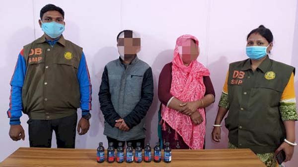 লালদিঘীরপাড় থেকে ফেনসিডিলসহ  গ্রেফতার ২