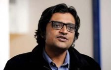 রিপাবলিক টিভির প্রতিষ্ঠাতা অর্ণব গ্রেপ্তার, ভারতজুড়ে তোলপাড়