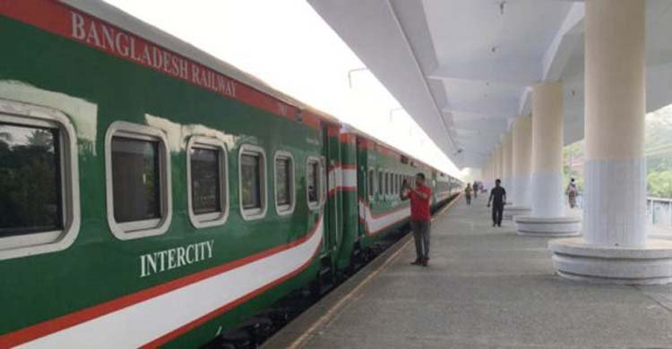 ব্রাহ্মণবাড়িয়ায় ৬৩ টিকেটসহ টিকেট কালোবাজারি আটক