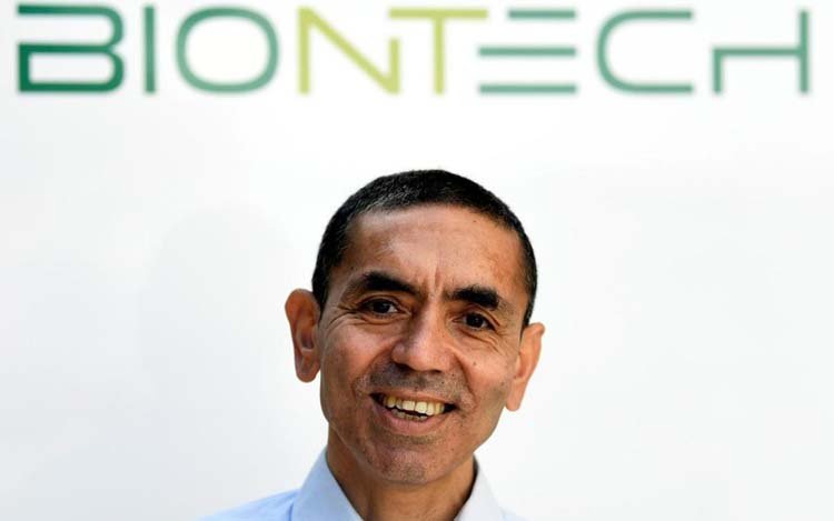 বায়োএনটেকের টিকা করোনা সংক্রমণ অর্ধেক কমিয়ে আনতে পারে