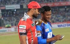 মাশরাফি নেই সাকিব আছেন