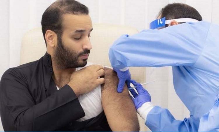 করোনা টিকা নিলেন সৌদি যুবরাজ মুহাম্মদ বিন সালমান