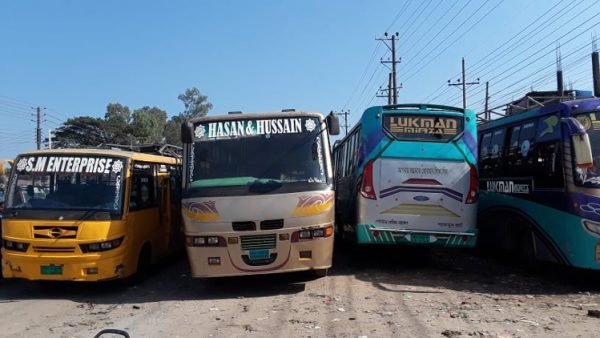 সিলেটে পাথর কোয়ারি খুলে দেয়ার দাবিতে দ্বিতীয় দিনের ধর্মঘট চলছে