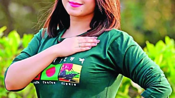 বিরতিহীনভাবে দু’টো নাটকে অভিনয় করবেন ফারিয়া