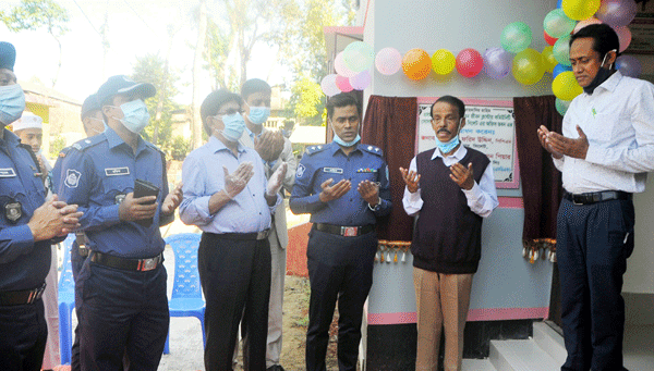সমৃদ্ধ দেশ গড়তে সরকার অক্লান্ত পরিশ্রম করে যাচ্ছে : পুলিশ সুপার ফরিদ উদ্দিন