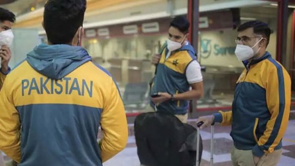 ১০ পাকিস্তানি ক্রিকেটারের করোনা পজেটিভ