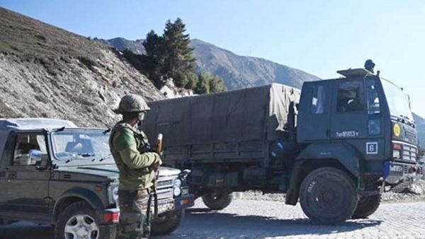 কাশ্মীরে ভারত-পাকিস্তান ‘তীব্র গুলি বিনিময়’, পাকিস্তানের ২ সেনা নিহত
