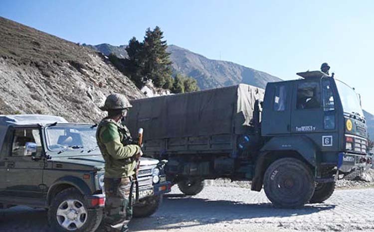 কাশ্মীরে ভারত-পাকিস্তান ‘তীব্র গুলি বিনিময়’, পাকিস্তানের ২ সেনা নিহত