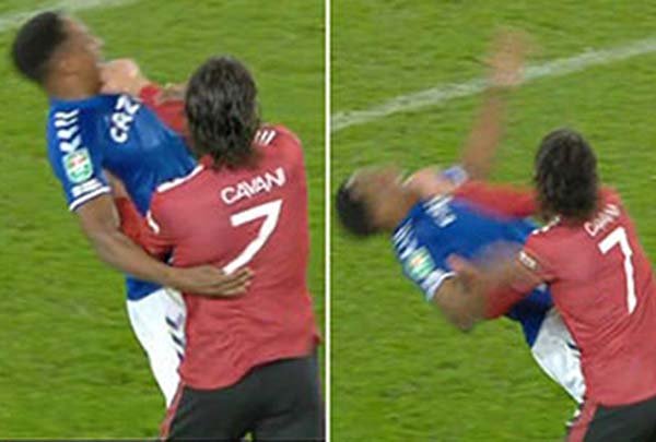 প্রতিপক্ষের গলা চেপেও পার পেলেন কাভানি