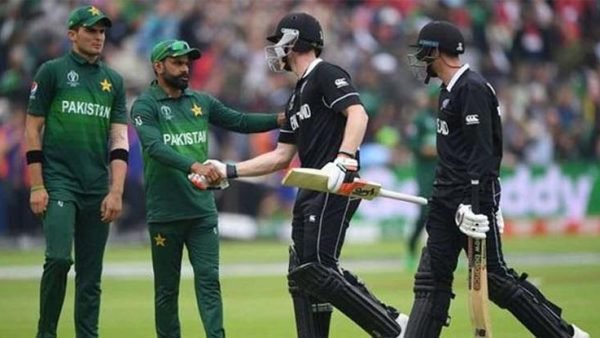 ৯৯ রান করেও জেতাতে পারলেন না হাফিজ