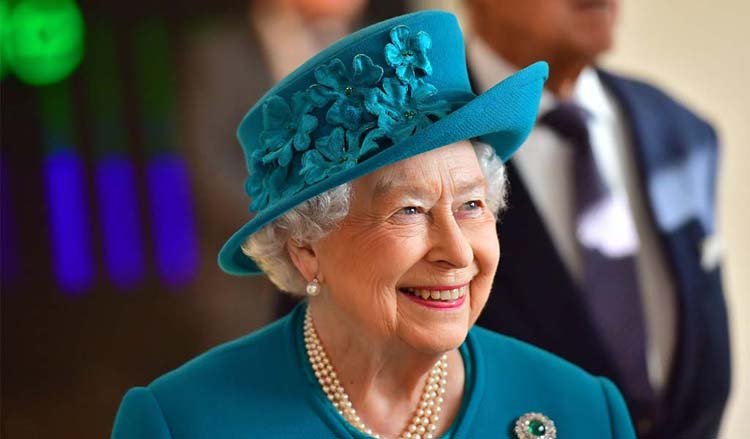 ব্রিটিশ রানি এলিজাবেথ করোনার টিকা নেবেন