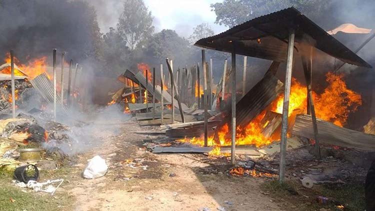 পূবাইলে তুলার গোডাউন পুড়ে ছাই, কারখানা মালিক পলাতক