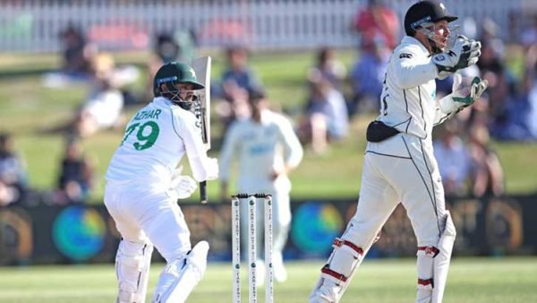 জিততে হলে শেষ দিনে পাকিস্তানের প্রয়োজন ৩০২