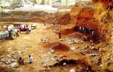 বন্ধ কোয়ারিতে গোপনে পাথর উত্তোলন, শ্রমিকের মৃত্যু