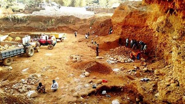 বন্ধ কোয়ারিতে গোপনে পাথর উত্তোলন, শ্রমিকের মৃত্যু