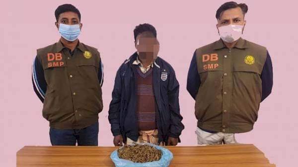 দক্ষিণ সুরমা থেকে ৫’শ গ্রাম গাঁজাসহ মাদক ব্যবসায়ী আটক