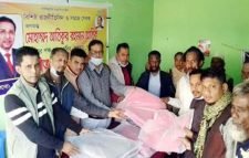 লালাবাজারে জাপা নেতার শীতবস্ত্র বিতরণ