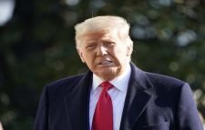 প্রায় ৬০ ভাগ মার্কিনি মনে করেন ট্রাম্প বর্ণবাদী