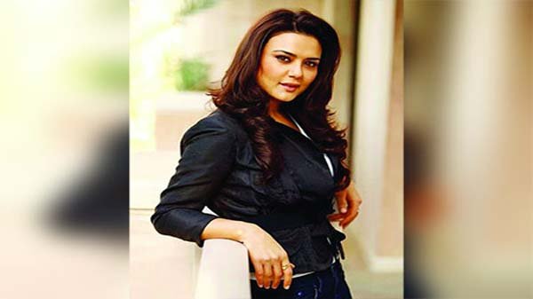 অসহায় প্রীতি জিনতা