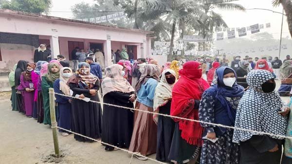 দ্বিতীয় ধাপের ৬০ পৌরসভায় ভোটগ্রহণ চলছে