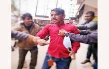 শাবির ছাত্রী মেসে ঢুকতে গিয়ে ধরা খেল যুবক