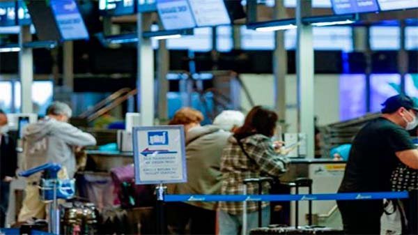 করোনা লুকিয়ে দেশে ফিরতে গিয়ে মালয়েশিয়ায় দুই বাংলাদেশি আটক