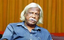 প্রধানমন্ত্রী আগে ভ্যাকসিন নিলে মানুষ সাহস পাবে